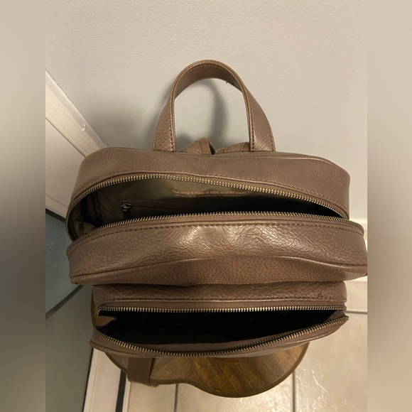 Matt & Nat Backpack - Picture 3 of 3